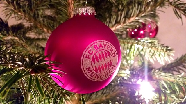 2024首个欧洲杯乌龙球 吕迪格回头望月攻破诺伊尔大门.